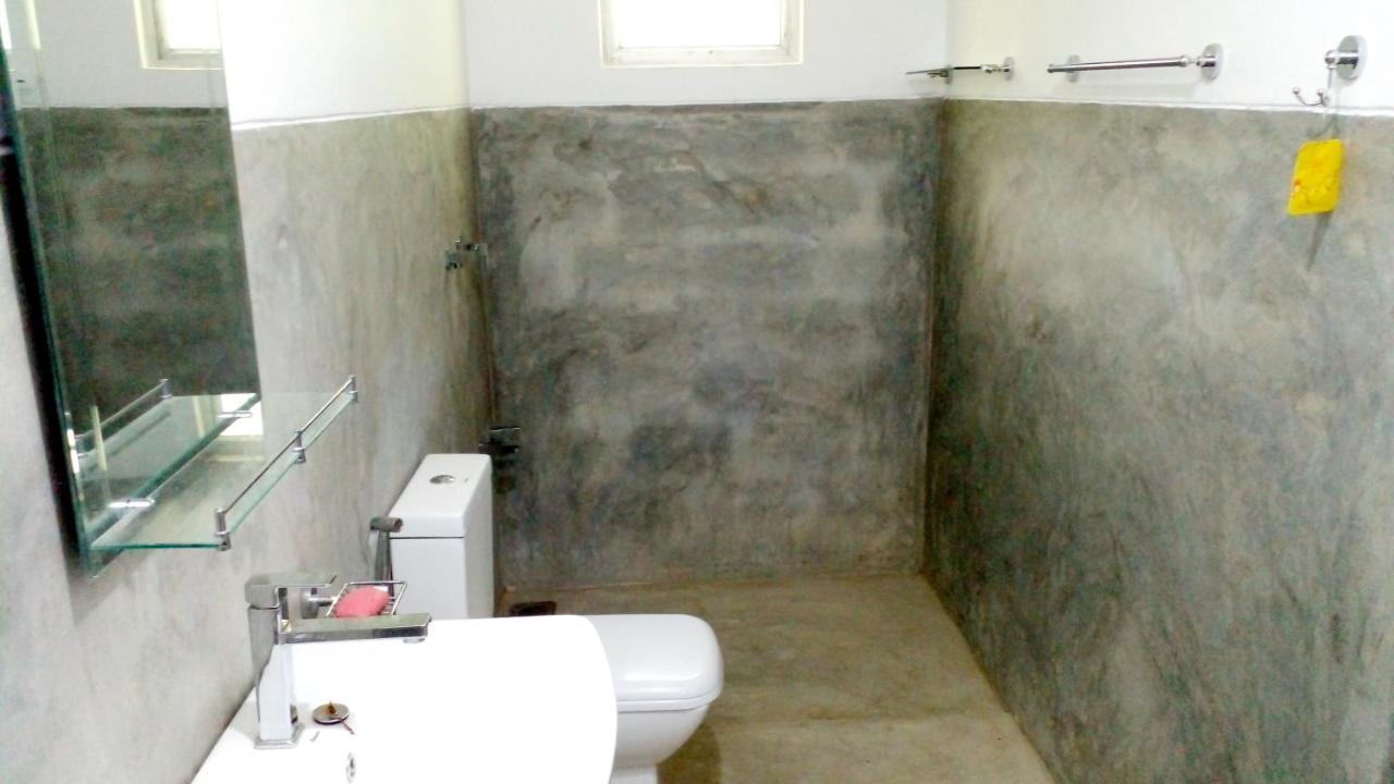 Calm House Dickwella Apartment Bagian luar foto
