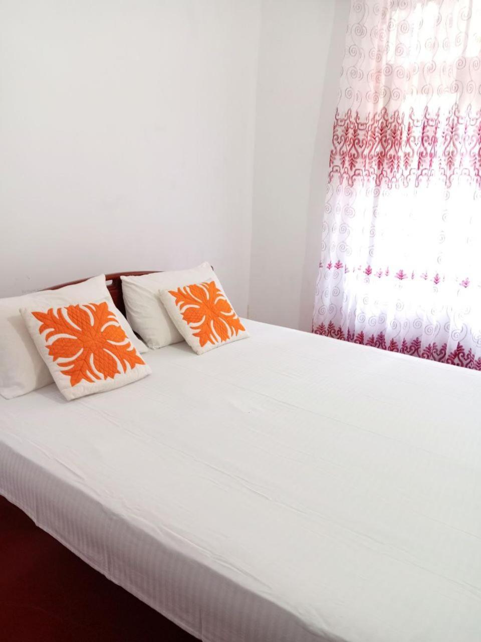 Calm House Dickwella Apartment Bagian luar foto