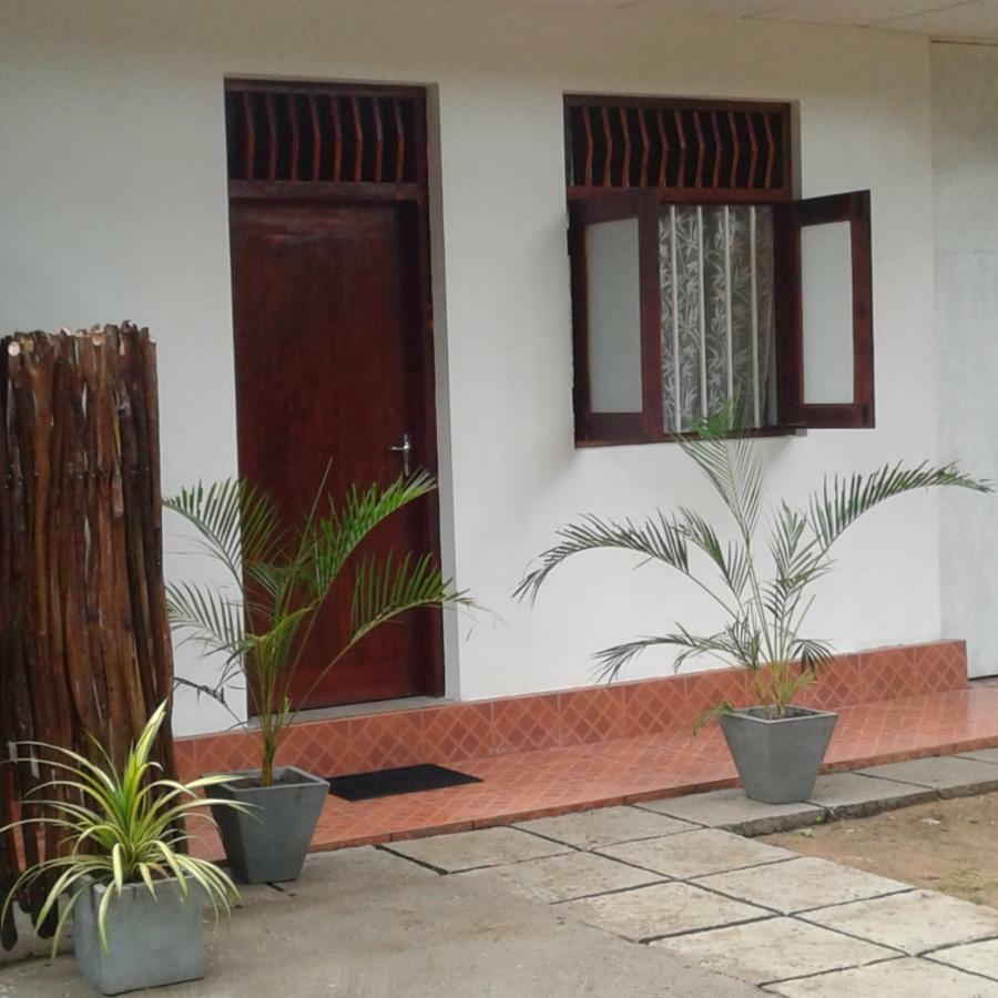 Calm House Dickwella Apartment Bagian luar foto