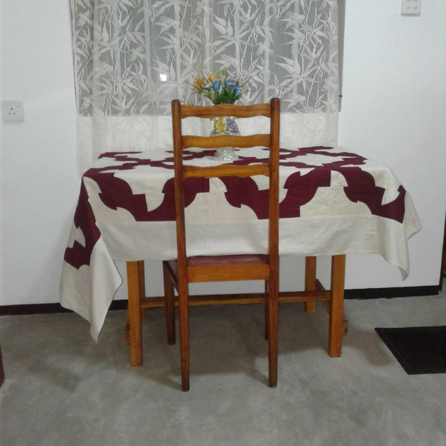 Calm House Dickwella Apartment Bagian luar foto